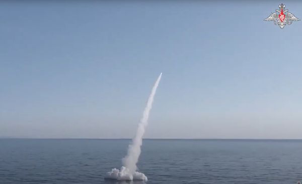 ▲▼俄羅斯艦隊日本海演習　發射巡弋飛彈「擊中1000km外目標」。（圖／翻攝自YouTube／WarG）