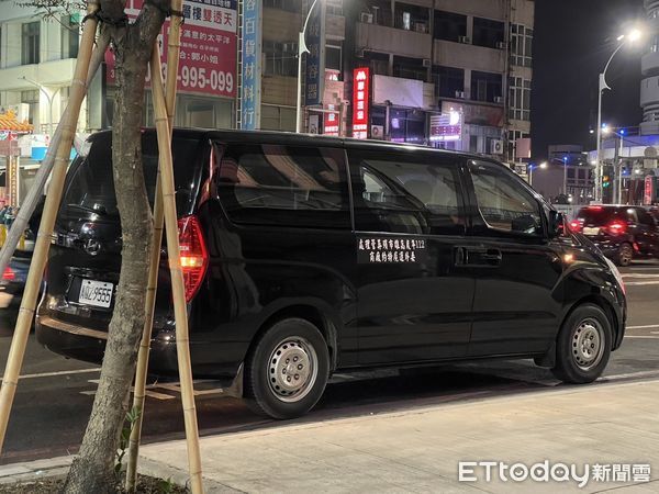 ▲高雄火車站前的客運大樓驚傳墜樓意外             。（圖／記者吳奕靖翻攝）