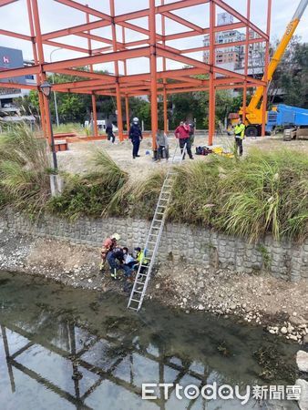 ▲▼        新北土城工地意外     。（圖／記者陳雕文翻攝）