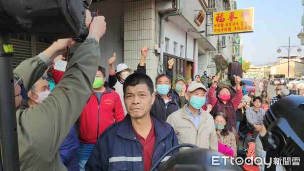 ▲蔡培慧競選總部，選民聚集期待勝選。（圖／記者游瓊華攝）