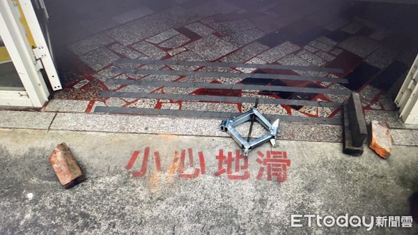 ▲▼苗栗彩券行遭竊。（圖／記者蔡文淵翻攝）