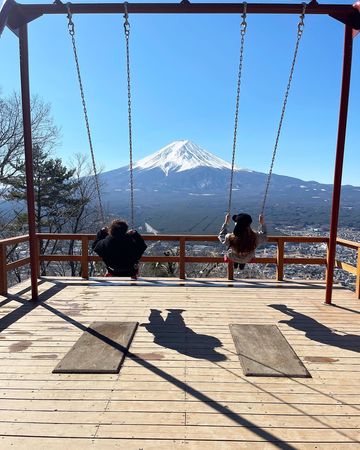 ▲納豆發文與女友在日本旅遊的畫面。（圖／取自納豆臉書）