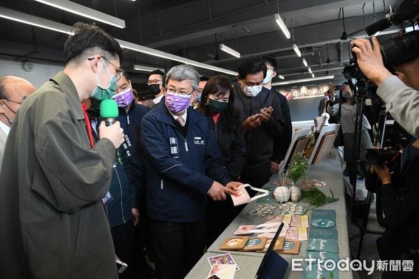 ▲台南市長黃偉哲5日陪同行政院長陳建仁、教育部政務次長劉孟奇等人，前往南台科技大學視察H2創業家族圓夢宿舍改善提升情形。（圖／記者林悅翻攝，下同）