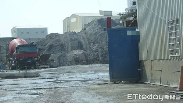 ▲▼雲林不屑業者偷倒9000公噸廢棄爐渣，獲利高達7700萬。（圖／記者蔡佩旻翻攝）