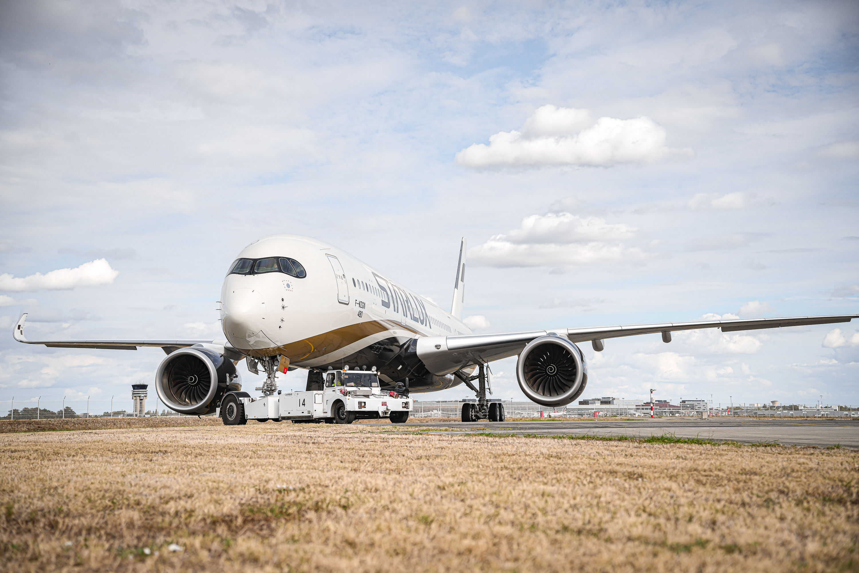 ▲▼星宇航空第二架自購A350廣體客機聯貸案於今（6）日簽約。（圖／星宇航空）