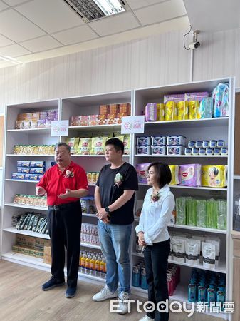 ▲▼  愛在嘉義婦幼關懷協會與民進黨嘉義市黨部攜手「愛在嘉義食物銀行正式啟動」  。（圖／記者翁伊森翻攝）