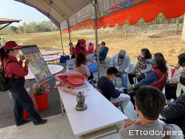 ▲潮州消防分隊公墓防火宣導             。（圖／記者陳崑福翻攝，下同）