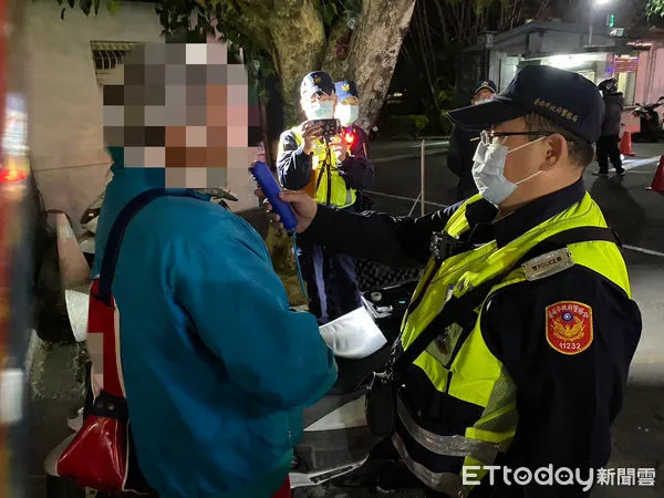 ▲台南市警一分局加碼「監警環聯合稽查」，祭出「雙拼大執法」。（圖／記者林悅翻攝，下同）