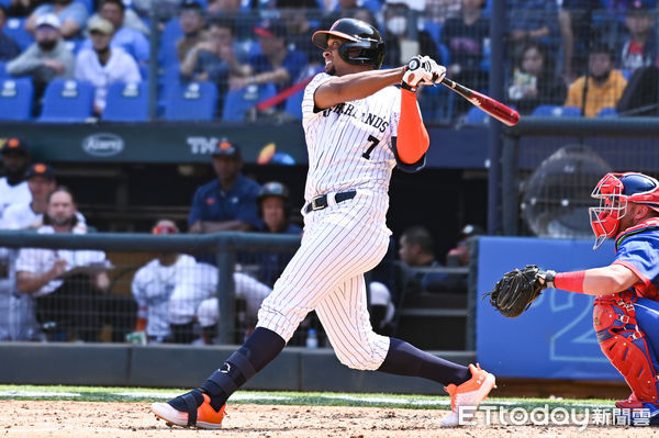 ▲▼2023WBC世界棒球經典賽荷蘭隊J.史庫柏Jonathan Schoop。（圖／記者李毓康攝）