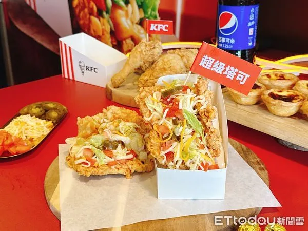 ▲▼肯德基在海外的打卡夯品「超級塔可」首度在台灣上市。（圖／記者林育綾攝）