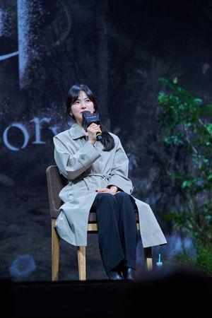 ▲▼《黑暗》到底多紅？金銀淑公開道歉朴涎鎭　講完燦笑：我好興奮。（圖／Netflix提供）