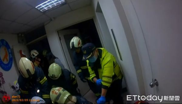 ▲▼             板橋1名70歲女子搭電梯被夾死。（圖／記者陳以昇翻攝）