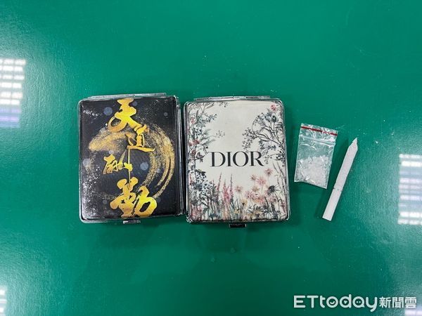 ▲▼全國同步連續臨檢4天掃黑緝毒，台中除了臨檢酒店外，路檢時還查獲2件3人、35包毒咖啡包。（圖／民眾提供，下同）