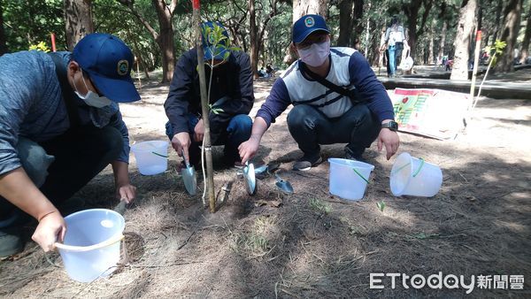 ▲台南市永福國小星星兒家族配合園藝治療，響應「2050台灣淨零，台南齊行」減碳淨零，友善地球活動，11日也特地發動家族成員前來種樹。（圖／記者林悅翻攝，下同）