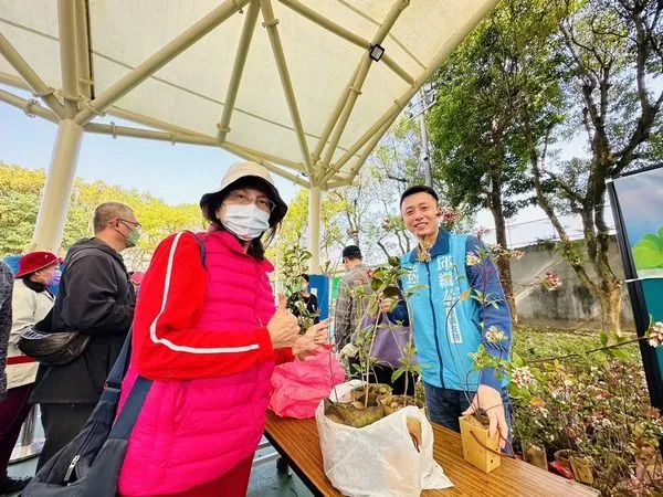 ▲桃園大溪區公所植樹做公益