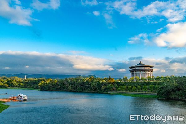 ▲▼主題館介紹台灣各地自行車旅遊美景和特色。（圖 ／縱管處提供下同）