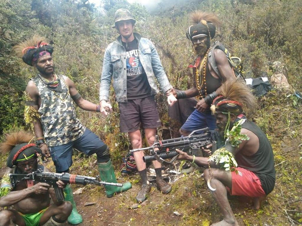 ▲▼紐西蘭37歲飛行員梅滕斯（Phillip Mark Mehrtens）遭印尼巴布亞（Papua）地區分離主義武裝分子劫為人質。（圖／路透）