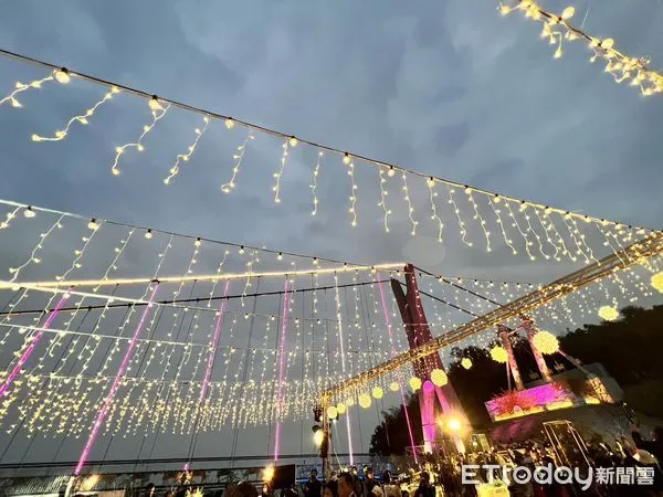 ▲▼ 阿管處星光下婚禮首度移師太平雲梯  。（圖／記者翁伊森攝）