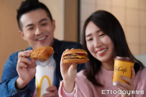 ▲▼麥當勞最新「1+1星級點」優惠。（圖／業者提供）