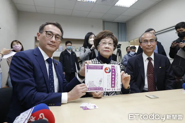 ▲▼呂秀蓮前副總統拜會民進黨立院黨團、國民黨立院黨團及民眾黨立院黨團，邀請三黨立委們參加【北區民間國是會議】。三黨分別由民進黨幹事長鄭運鵬、總召曾銘宗及邱臣遠接待呂秀蓮。（圖／記者湯興漢攝）