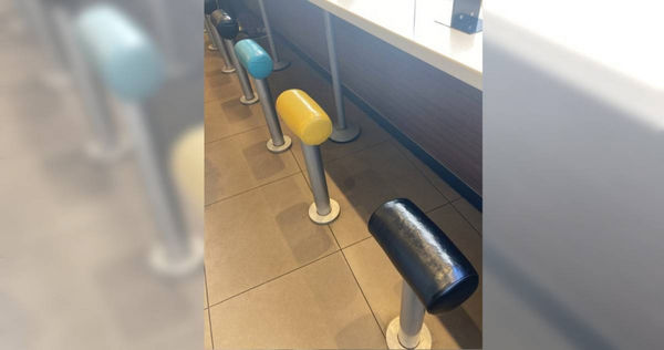 日本網友日前看到東京麥當勞分店中的新座椅，忍不住分享到推特。（圖／翻攝推特@P9rAw）
