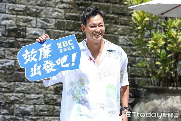 ▲許效舜、威廉出席《效廉 出發吧！》媒體餐敘。（圖／記者林敬旻攝）