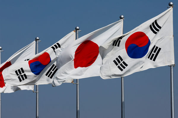 ▲▼ 日韓,日本國旗,南韓國旗。（圖／路透）