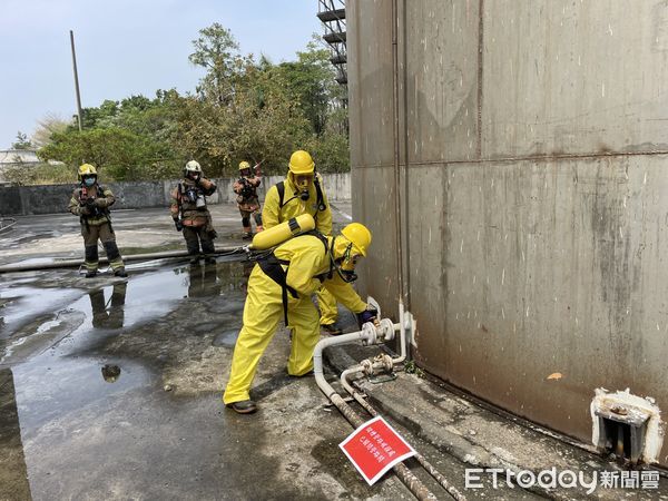 ▲為強化台南市在地企業災時自主應變能力，消防局第五大隊16日協同知名企業台南紡織辦理化學災害搶救教育訓練。（圖／記者林悅翻攝，下同）