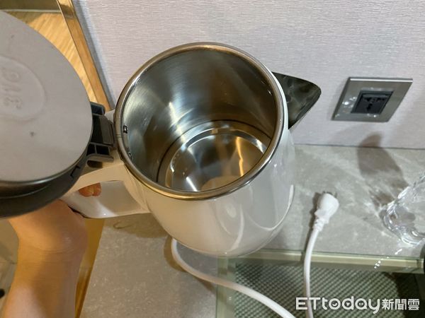 ▲▼熱水壺,飯店熱水壺。（圖／記者鄺郁庭攝）