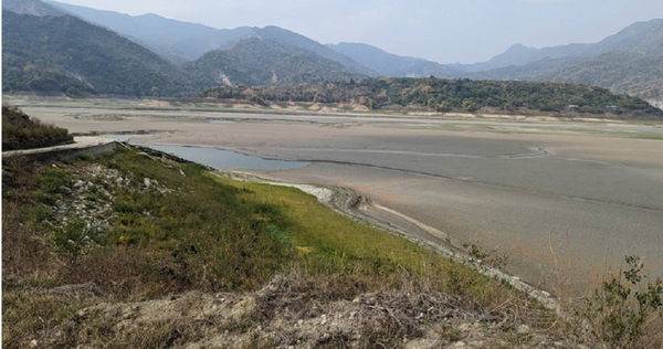 台南市民眾黨代表江明宗曬出曾文水庫的現況。（圖／翻攝自江明宗臉書）