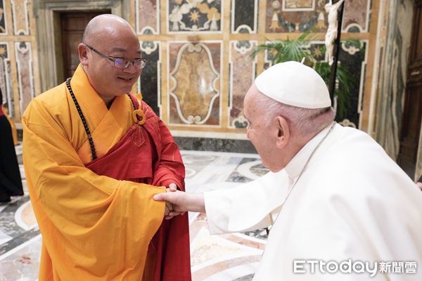 ▲教宗與百位佛教領袖同禱世界和平！東西兩大宗教梵蒂岡共築和諧願景。（圖／佛光山提供，下同）