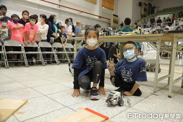 ▲「嘉藥反毒與資安機器人競賽」18日於嘉藥大禮堂熱鬧登場，吸引來自北中南超過130支隊伍，高達400多人前來參加。（圖／記者林悅翻攝，下同）