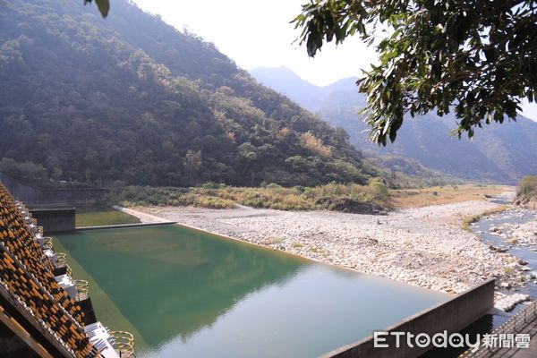 ▲盧秀燕今天陪同陳建仁視察台中水情。（圖／市政府提供）