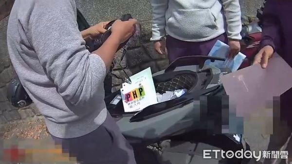 ▲▼台中一名年輕組頭為了蹭經典賽，祭出「用台幣支持台灣」吸客，結果和10人對賭全輸，慘賠5萬。（圖／民眾提供，下同）