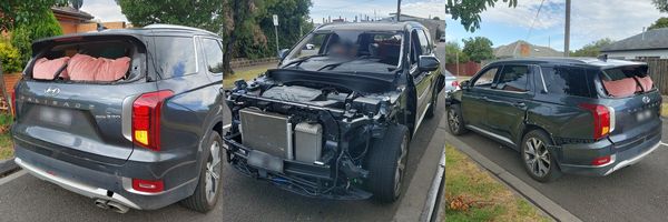 ▲▼澳洲女子將事故車開上路，誇張畫面連警察也看傻。（圖／翻攝自Facebook／Victoria Police）