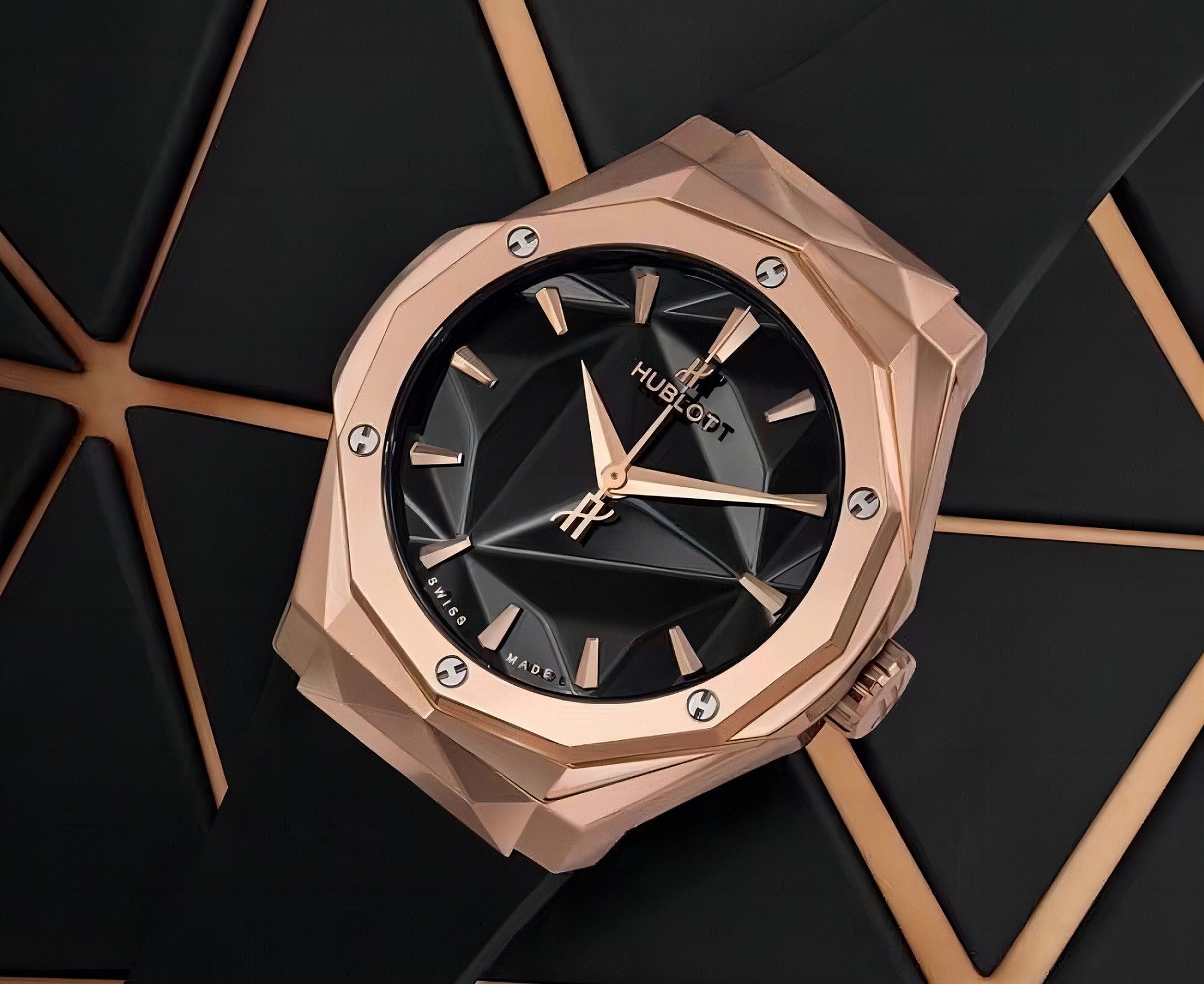 ▲▼《沙贊！眾神之怒》男主角柴克萊威戴HUBLOT             。（圖／公關照）