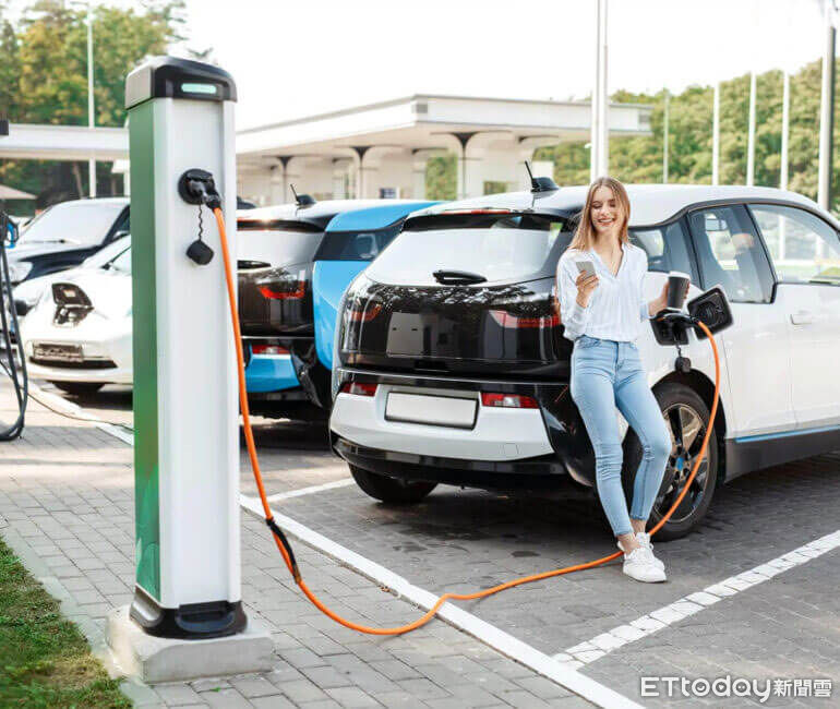 ▲▼C+Charge的出現幾乎打亂了1電動車充電市場，悄悄帶來一次革命（圖／截自C+Charge官網）