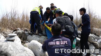 大甲溪釣客落水　地點太偏僻！救護人員花1小時趕到送醫不治