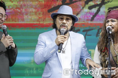 野生張菲「街頭騎重機」影片瘋傳！疑本人現身Threads認：就是我