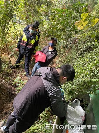 ▲▼ 三重變裝賊2天闖4宅偷竊　盜走22萬餘元…卻因身形特殊露餡。（圖／記者戴上容翻攝）