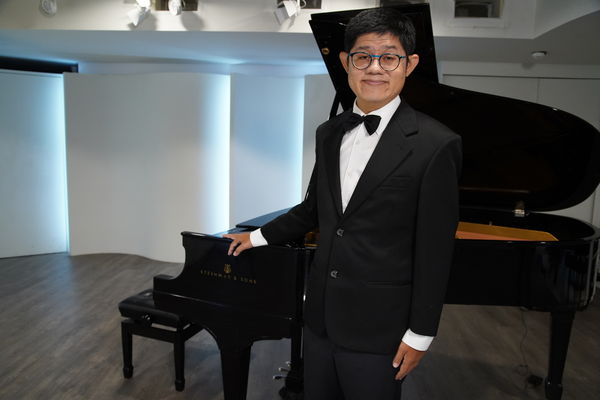 非常音樂家莊天岳，主修鋼琴，曾獲得2019年第23屆身心障礙楷模金鷹獎（圖／非常音樂家樂團提供）