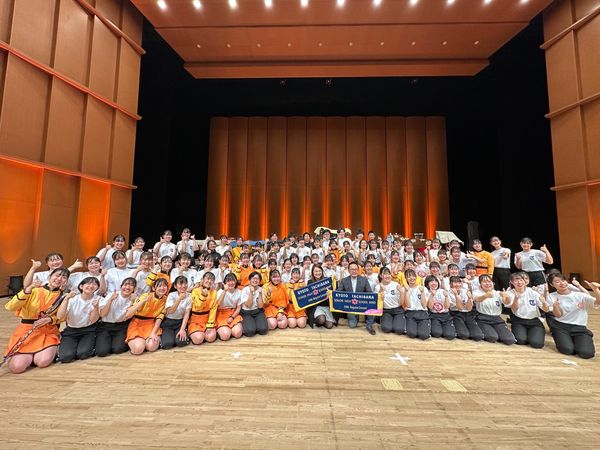 ▲▼文總秘書長李厚慶受邀出席京都橘高校吹奏樂部的畢業公演。（圖／文總提供）