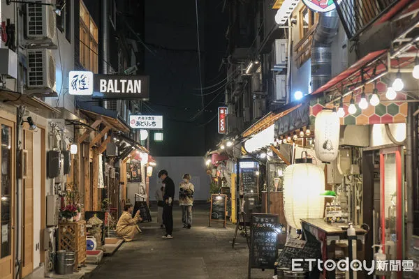 ▲廣島旅遊,牡蠣,EKINISHI廣島站南口西側的居酒屋街,居酒屋,日本旅遊,日本街景。（圖／記者彭懷玉攝）