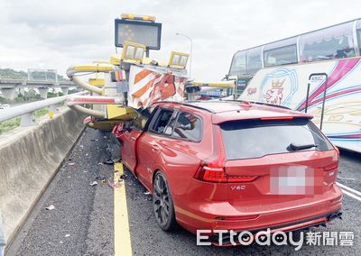 五楊高架緩撞車挨撞！VOLVO旅行車慘狀曝　一度回堵4公里