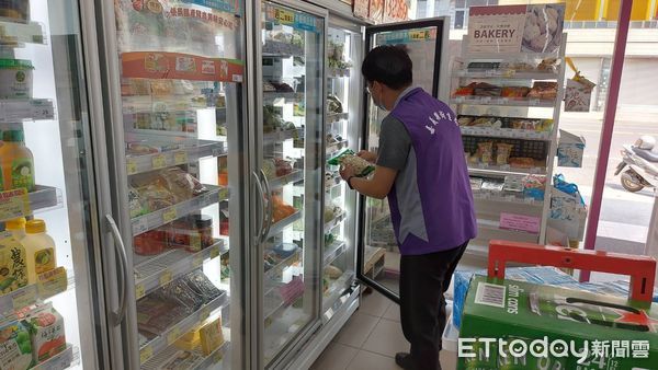 ▲▼   嘉義縣清明節應景食品抽驗 。（圖／嘉義縣政府提供）