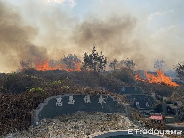 ▲台南市環保局啟動空拍機加強巡稽查露天燃燒，2023年至3月共告發53件，建議響應紙錢集中燒或以功代金，維護空氣品質也累積福德。（圖／記者林悅翻攝，下同）