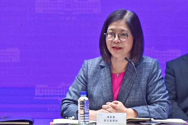 ▲▼羅秉成政委兼代理發言人主持，教育部潘文忠部長、文化部史哲部長、海委會管碧玲主委、財政部李慶華次長、法務部蔡碧仲次長、交通部陳彥伯次長出席行政院會後記者會。（圖／行政院提供）