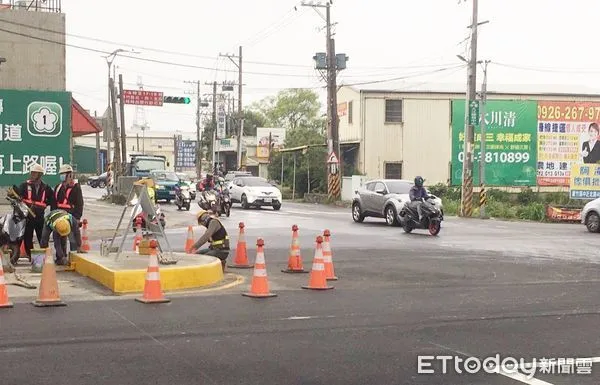 ▲桃園市交通局改善蘆竹區中正北路交通瓶頸，由原來4線道擴增至6線道與增加左轉專用道。（圖／記者沈繼昌翻攝）