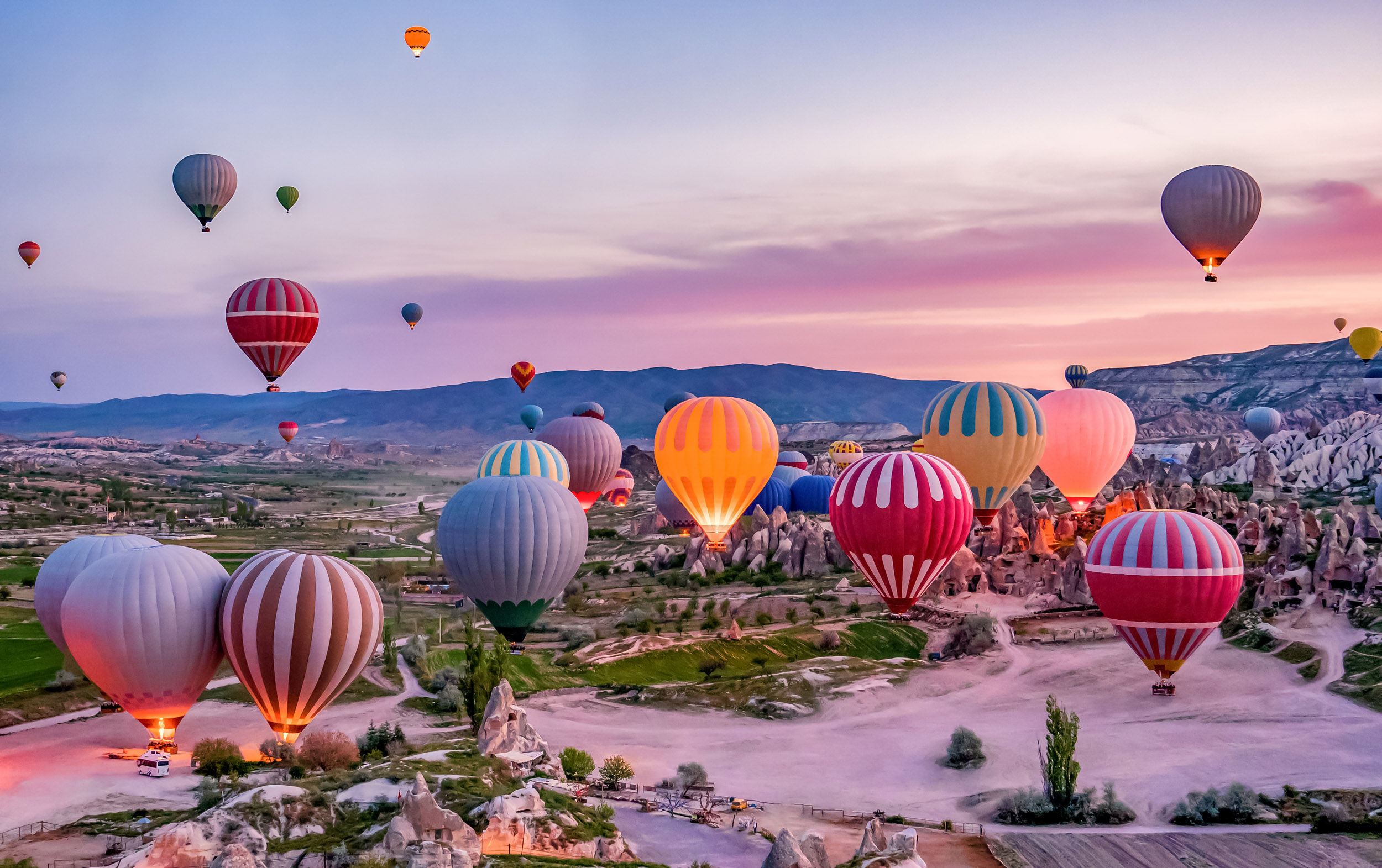 ▲▼搭上熱氣球穿越土耳其　俯瞰世界遺產。（圖／業者提供）