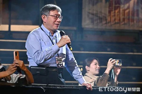 ▲▼黃明志【大飛機世界巡迴演唱會】台北站，嘉賓柯文哲。（圖／記者李毓康攝）